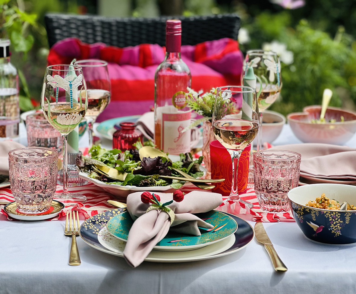 al fresco dining collection for lunch with guests