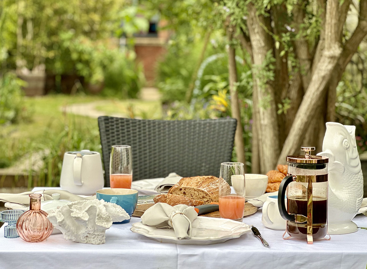 al fresco dining breakfast setting in Stle & Decor blogger Sarah's garden